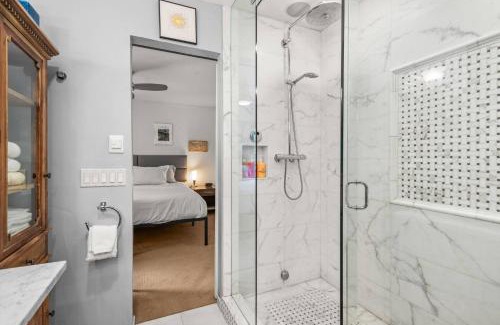 West End Maison | Aspen Villas/Bleeker Street Townhome 2 plus Den