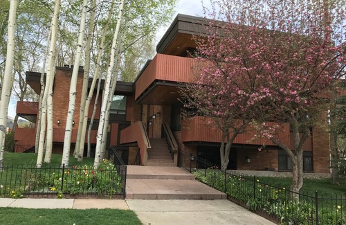 West End Appartement | Aspen West End 2 Bdrm / 2 Bath Appartement
