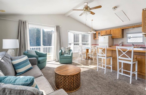 Assateague Pointe Maison | Assateague Pointe 2 br/1 ba 2 outdoor pools -in WOC.
