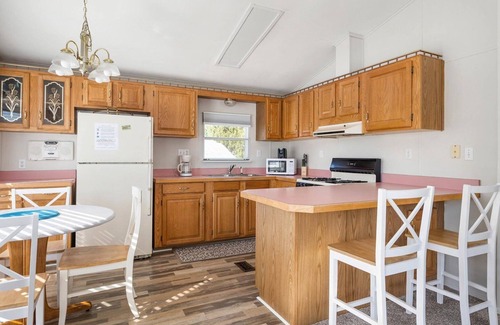Assateague Pointe Maison | Assateague Pointe 2 br/1 ba 2 outdoor pools -in WOC.