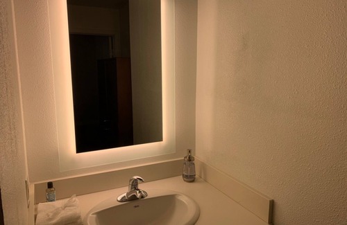 Old Town Hôtel | Assessable Studio equipped kitchen, Queen bed + Full sofa-bed. Walk to Old Town