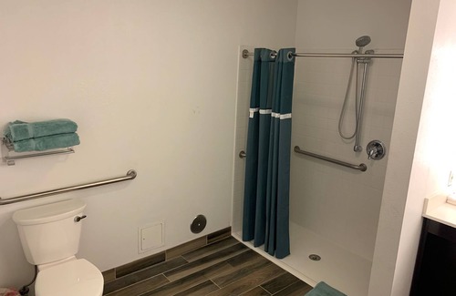 Old Town Hôtel | Assessable Studio equipped kitchen, Queen bed + Full sofa-bed. Walk to Old Town