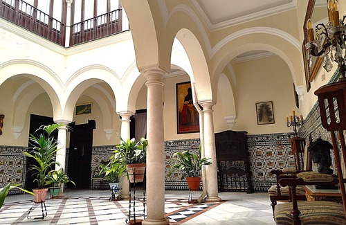 Ecija Maison | Astigi room in a palace house