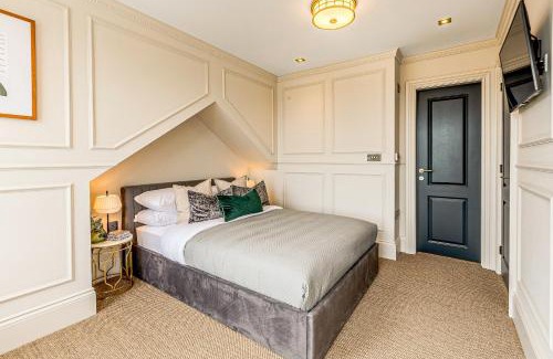 Queen's Park Appartement | Astounding 4BR Haven with garden Queens Park Tube