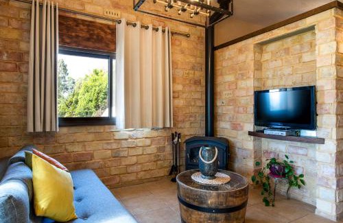 Kela Alon Cabine | At Gil's and Galit's Place- Hospitality, Health and Spa