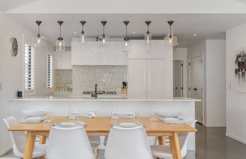 Pauanui Maison | At Home at the Lakes - Pauanui Holiday Home