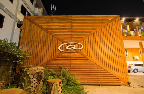 Mak Khaeng Hôtel | At Home at Udon