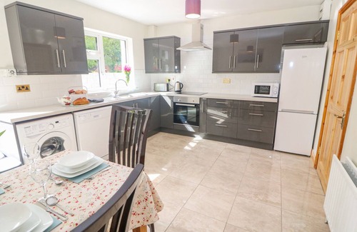 Newcastle West Maison | AT HOME IN OAK PARK in Newcastle West, County Limerick