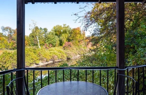 Peterborough Copropriété | At Riverhouse you will find a home away from home!