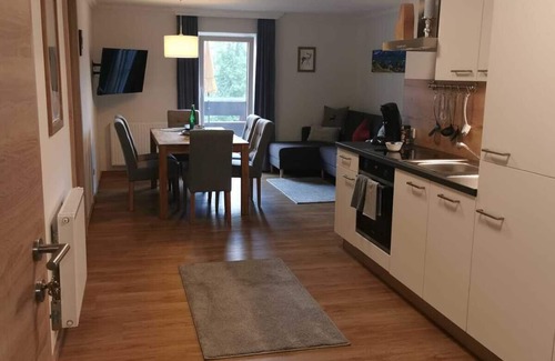 Sankt Wolfgang im Salzkammergut Appartement | WALDHORN/FEWO in a prime location with its own beach - 80m²/3 bedrooms