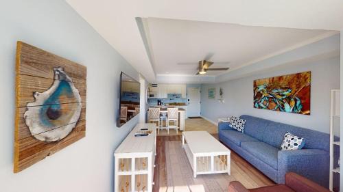 North Litchfield Beach Maison | At the Beach 1 Bedroom 1 Bath Summer House 1st Flr