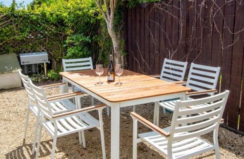 Pohara Maison | At The Beach - Pohara Holiday Home