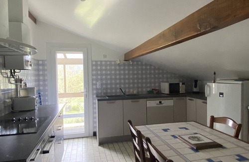 Bussunarits-Sarrasquette Appartement | At the foot of the Gamia pass, 10 minutes from St Jean Pied de Port, a beautiful apartment. 100m2