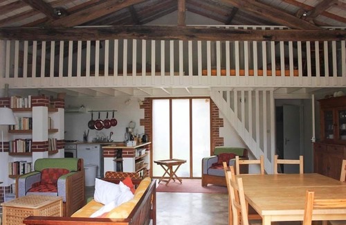 Faveraye-Machelles Cottage | Gîte 3 épis avec piscine, vignoble du Layon, 5 personnes, idéal pour famille.