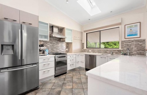 Belmont Maison | At the Hilltop - sleeps 10