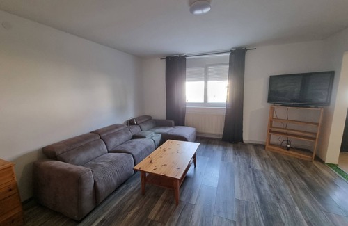 Hochleithen Appartement | ONE Self-Check-In, 3km freeway