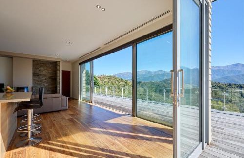 Kaikoura Maison | Ata Rangi Lodge - Kaikoura Holiday Home