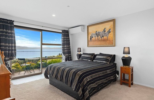 Atawhai Maison | Atawhai Waterfront Views - Nelson Holiday Unit