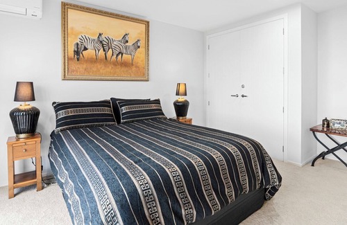 Atawhai Maison | Atawhai Waterfront Views - Nelson Holiday Unit