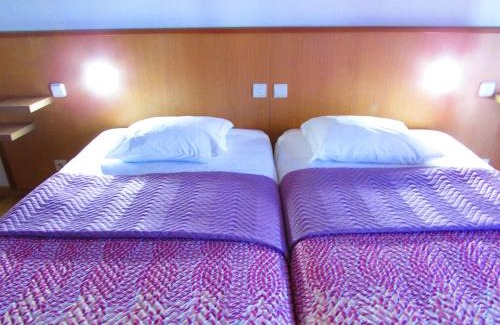 Almodovar e Graca dos Padroes Maison | ATCamões
