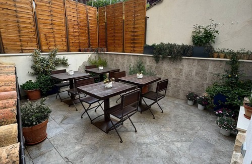Old Town Appartement | ATENEO CUENCA, BOUTIQUE SUITES, with kitchen in the historic center.