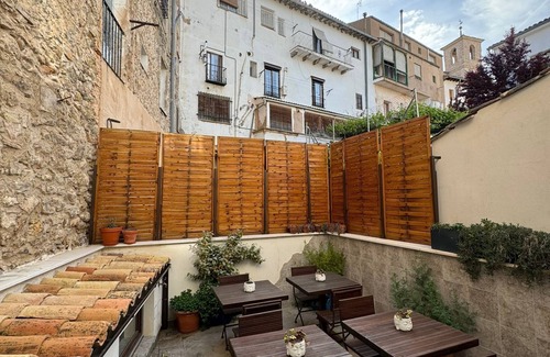 Old Town Appartement | ATENEO CUENCA, BOUTIQUE SUITES, with kitchen in the historic center.