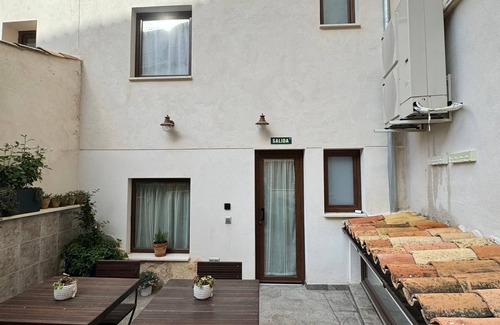 Old Town Appartement | ATENEO CUENCA, BOUTIQUE SUITES, with kitchen in the historic center.