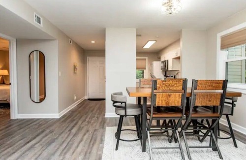 Athens Appartement | ATH Apple - Convenient to UGA & Downtown!