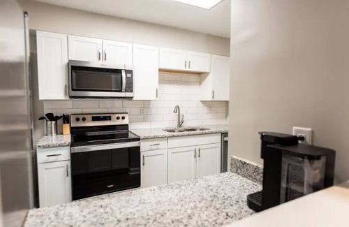 Athens Appartement | ATH Apple - Convenient to UGA & Downtown!