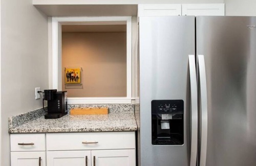 Athens Appartement | ATH Apple - Convenient to UGA & Downtown!