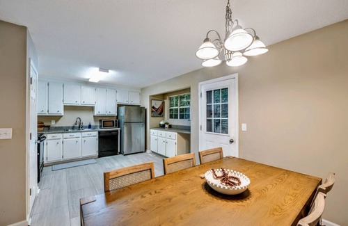 Acworth Maison | ATH - Comfortable 4BR Home for Extended Stay (rem)