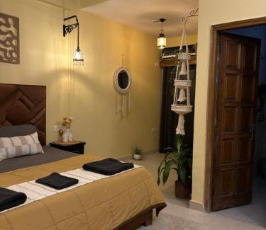 Kalkaji Lit Et Petit-Déjeuner | Atharva's Homestay- Nehru Enclave Metro