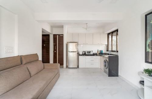 Khar Appartement | Athena 2BHK Khar W by The Bombay Home Company
