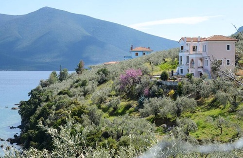 Pella Region Appartement | Athena Charming apt with stunning view!