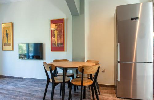 Petralona Appartement | Athenian Serene City Escape