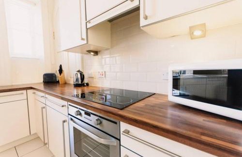Birnam Appartement | Atholl Apartment - A Unique apartment in countryside park with WIFI and access to pool and bar