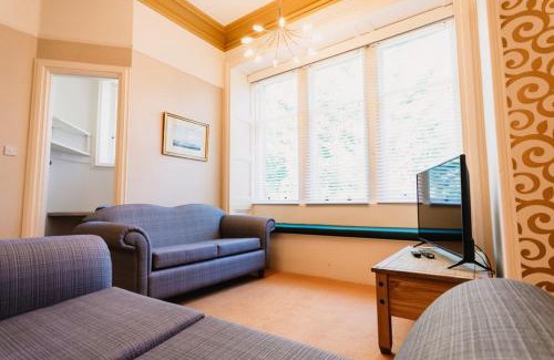 Birnam Appartement | Atholl Apartment - A Unique apartment in countryside park with WIFI and access to pool and bar