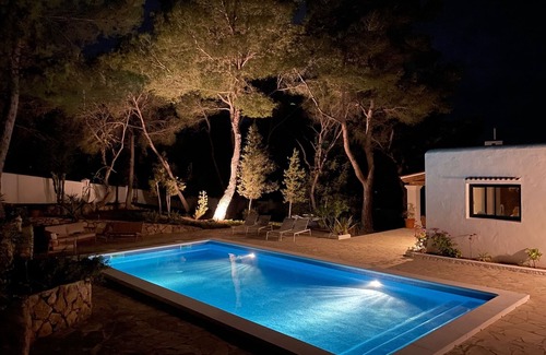 Cala Comte Villa | Finca freshly and totally renovated with pool and distant sea view, LT renting