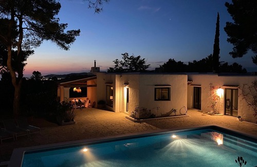 Cala Comte Villa | Finca freshly and totally renovated with pool and distant sea view, LT renting