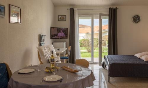 Jonzac Appartement | Atlantic Residence Studios