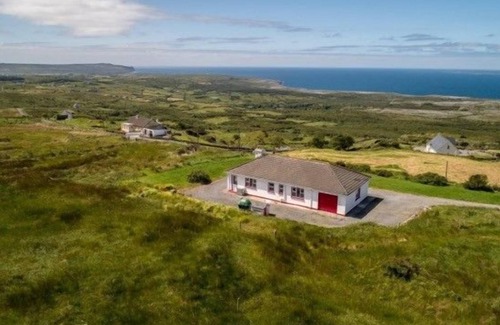 Lisdoonvarna Cottage | Atlantic Rose Cottage - a bungalow that sleeps 5 guests in 3 bedrooms