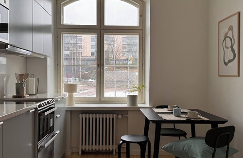 Kallio Appartement | Atmospheric Corner Apt in Hip Area Near Everything