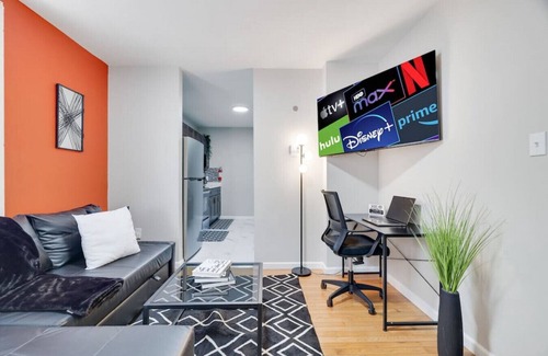 Allentown Appartement | Atown Hidden Gem - Balcony