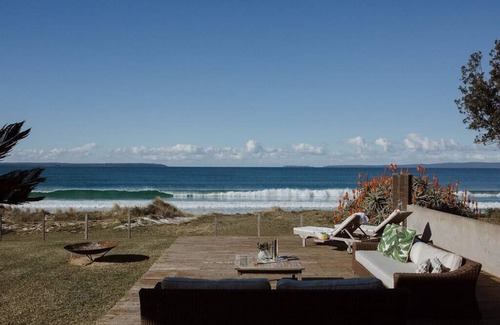 Callala Beach Maison | 'Atra' - Jervis Bay Beach Front Holiday Home