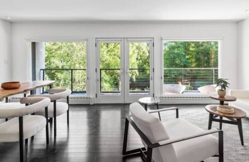 Montgomery Appartement | Atrium on the Brook