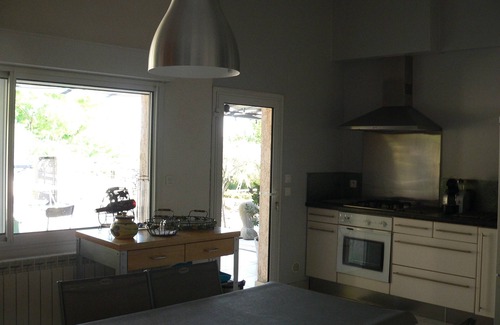 Pignan Maison | Villa mitoyenne dans propriété calme; village près de Montpellier
