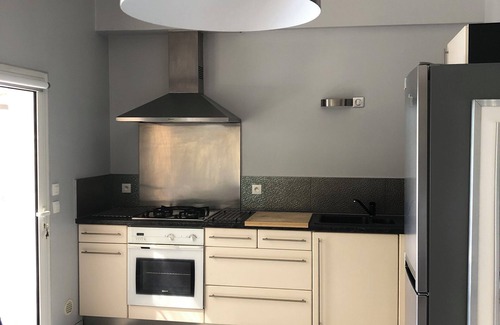 Pignan Maison | Villa mitoyenne dans propriété calme; village près de Montpellier