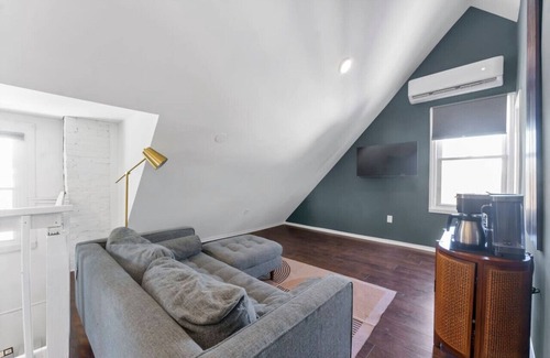 Langdon Appartement | Attic Haven in the Pulse of the DC’s Vibrant Buzz!
