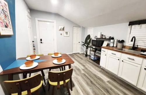 Ohio City Maison | Attic Retreat Within 5 Mins of the Westside Market