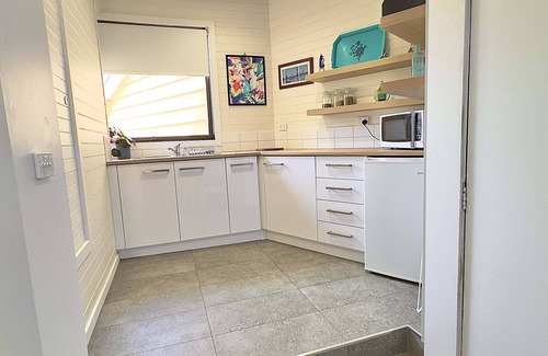Williamstown Appartement | Attic/Studio Apartment - Central Williamstown, near cafes, shops, beach & trains